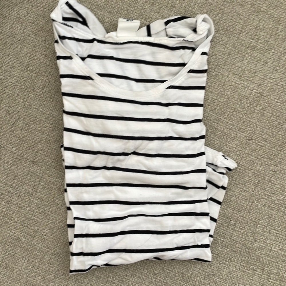 Black and white T-shirt